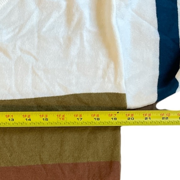 NWOT Ultra Nice Sweater with puffy sleeves. Size Small - Picture 7 of 8